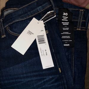 *NEW w/ TAGS*Hudson midrise bootcut jeans size 30